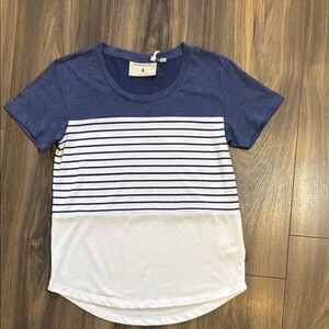 Size L WANAKOME Navy and White Striped Tee